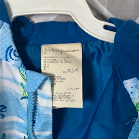 Toddler rain coat 6-9 months - Picture 2 of 2